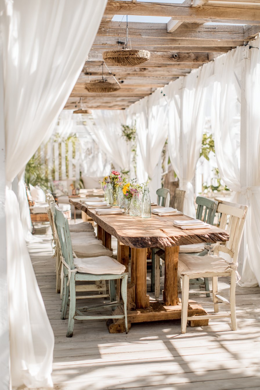 Rustic Outdoor Dining Retreat