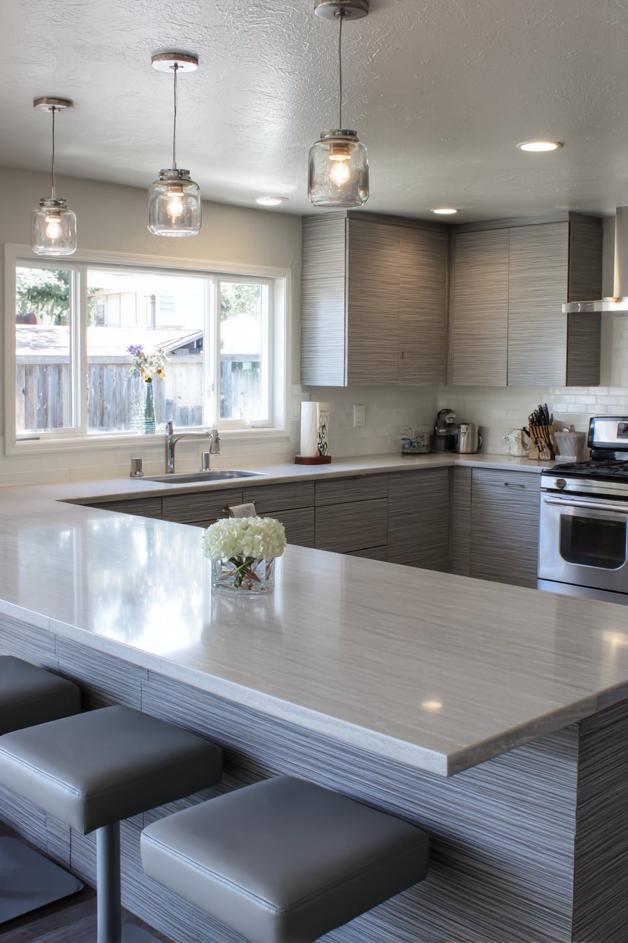 Functional Grey Kitchen Peninsula