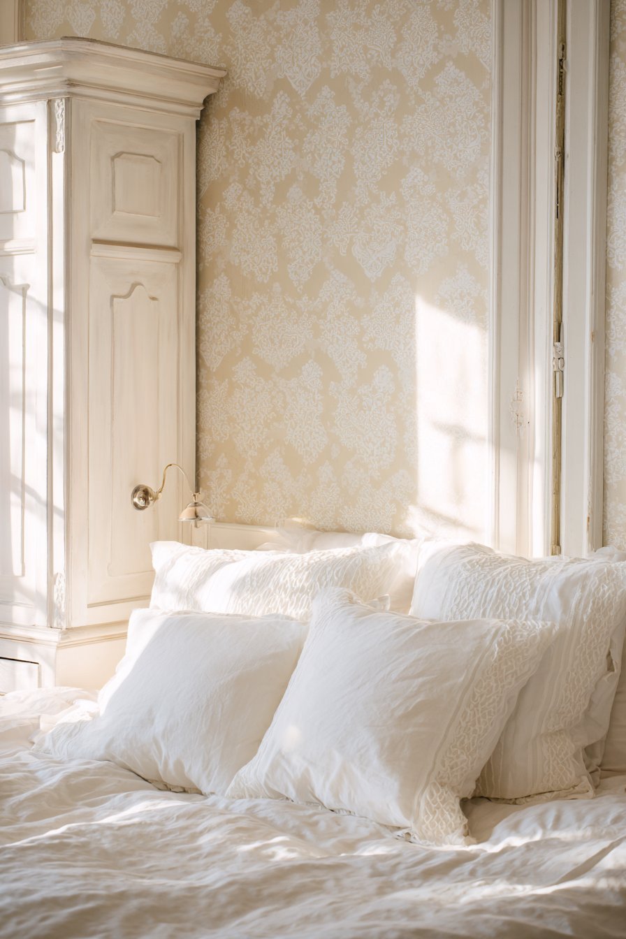 Botanical Wallpaper Elegance