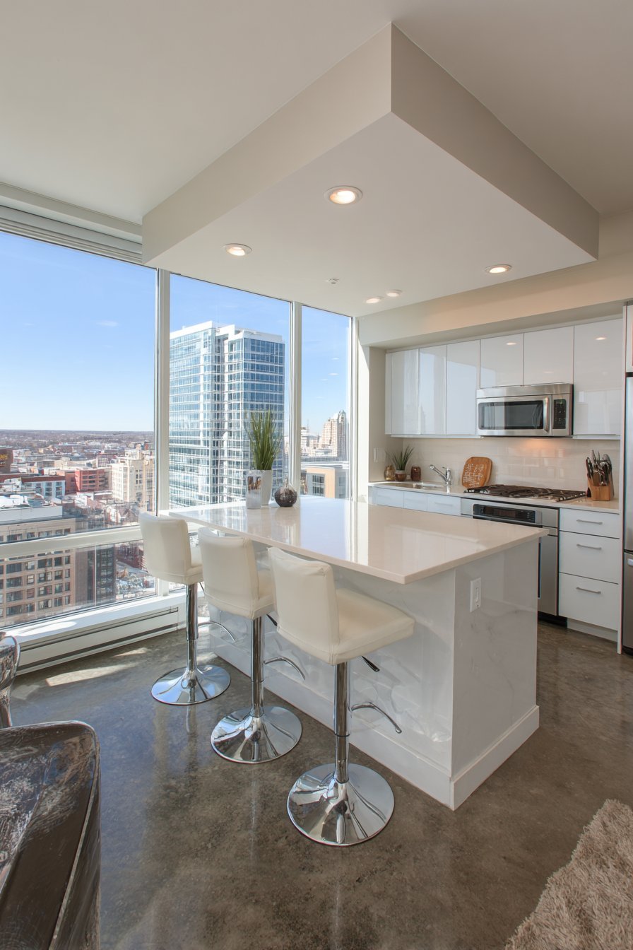 European High-Gloss Minimalism