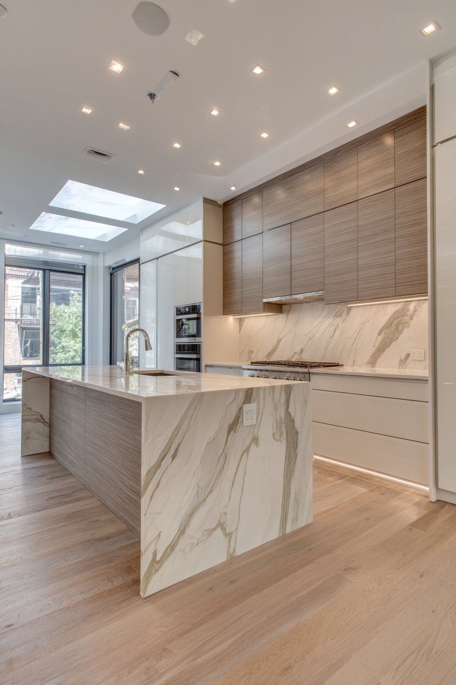 Contemporary Seamless Waterfall Design