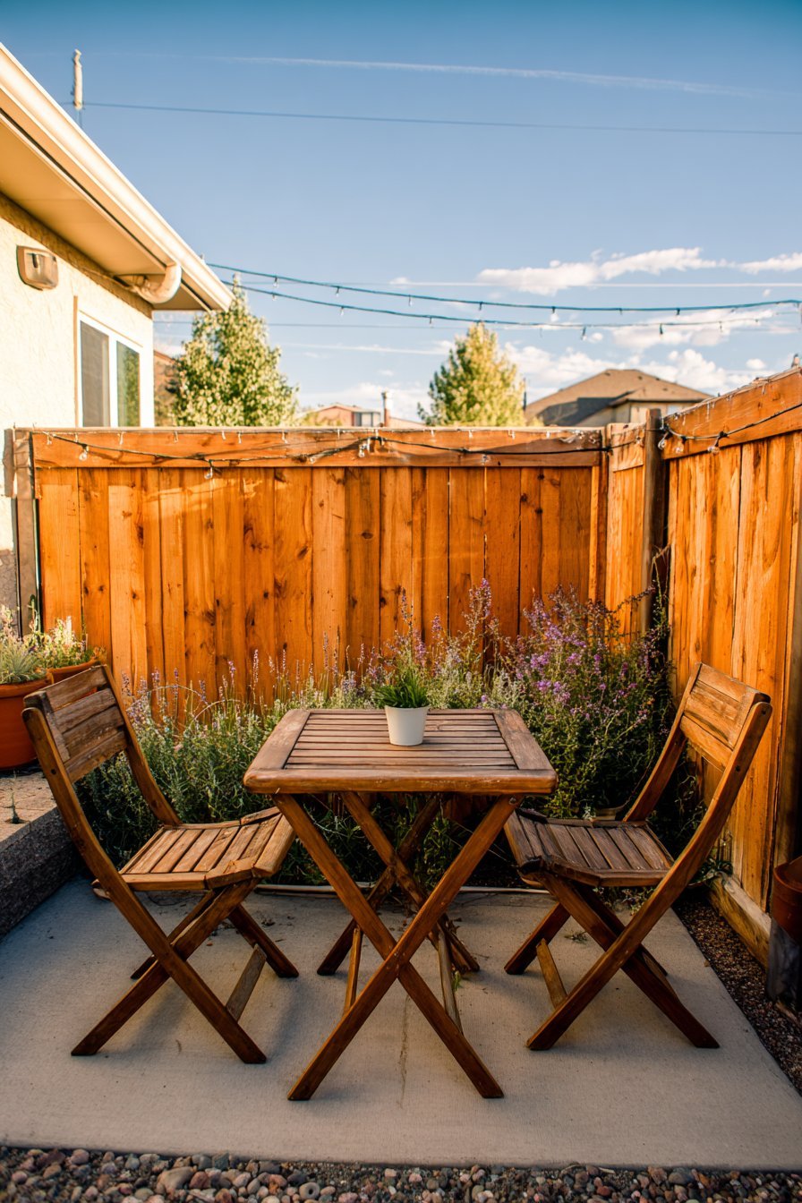 Space-Saving Dining Setup